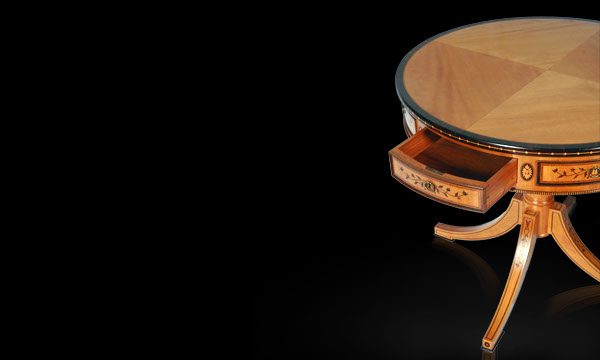 Rotative light shade round classic table